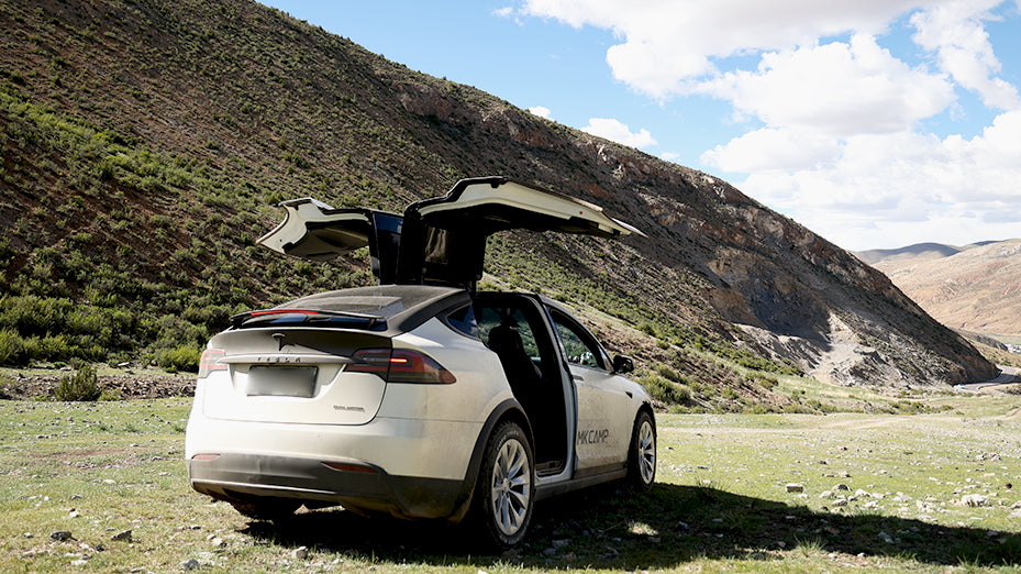 Tibet self-driving tour with electric vehicle