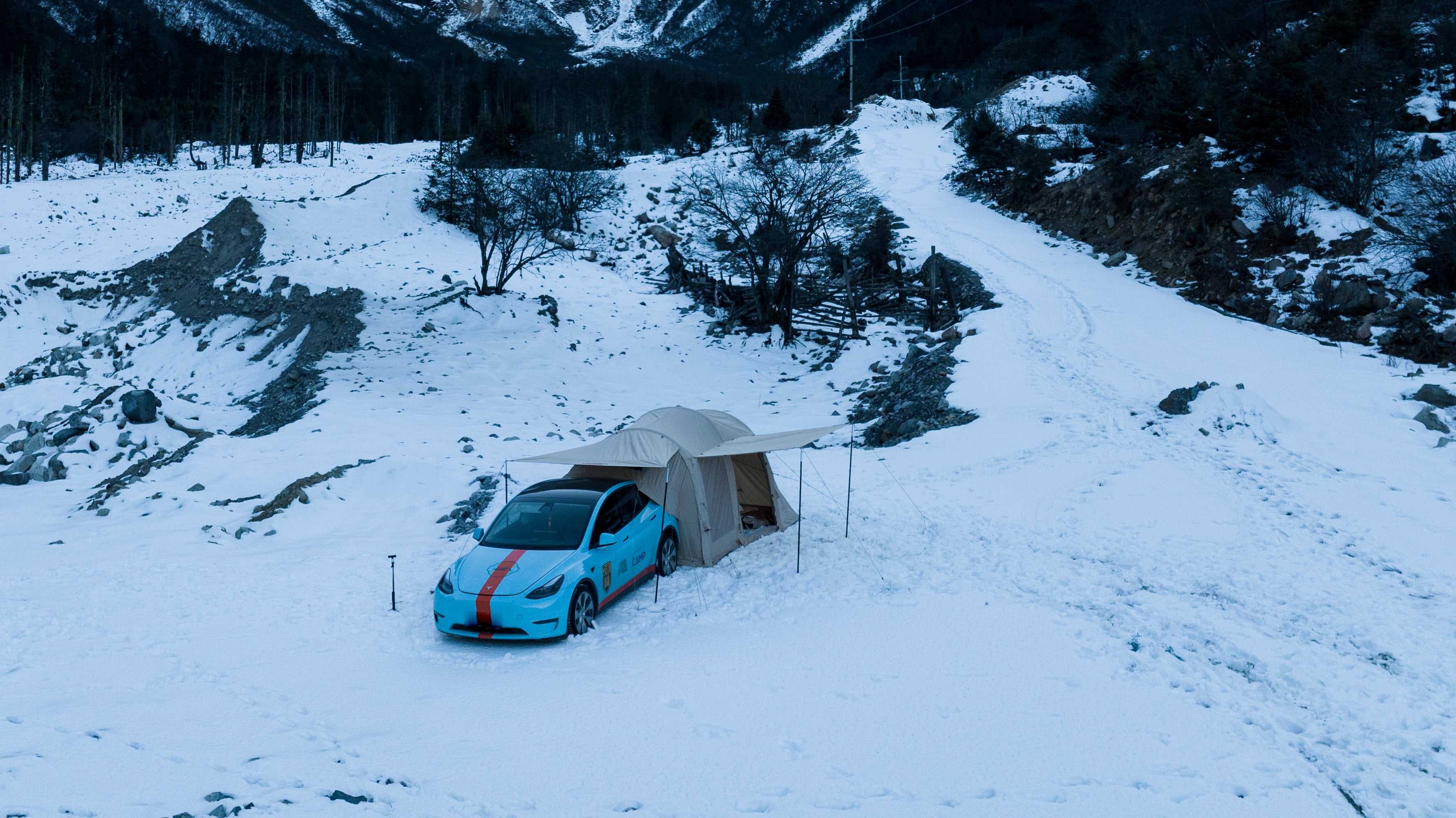 The Warm Experience of Electric Vehicle Camping in the Snow