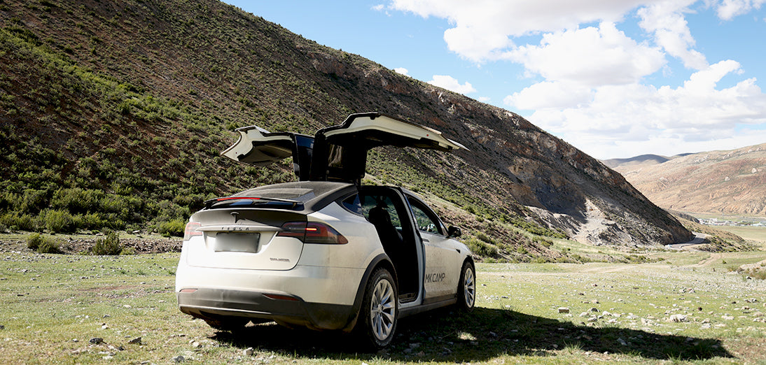 Tibet self-driving tour with electric vehicle